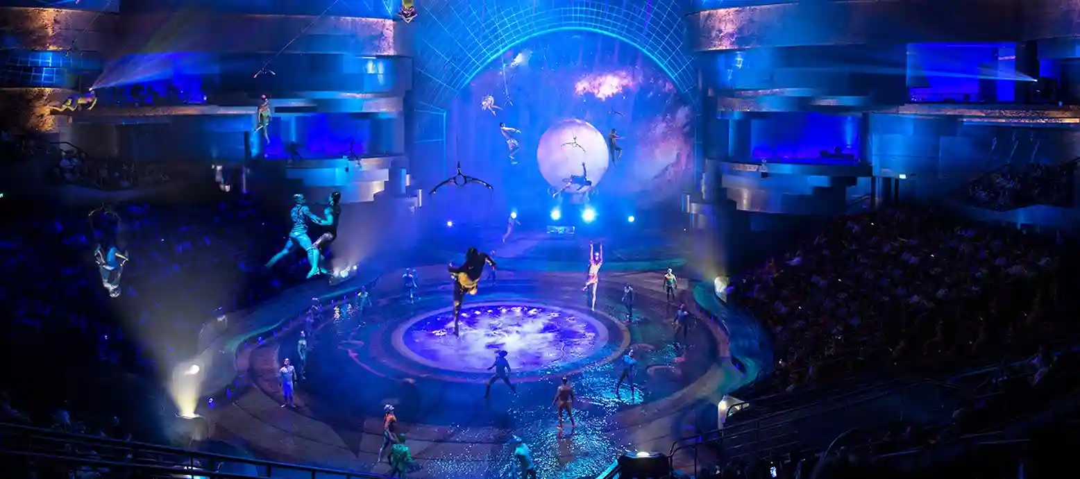 La Perle live acrobatic show performance in Dubai theatre