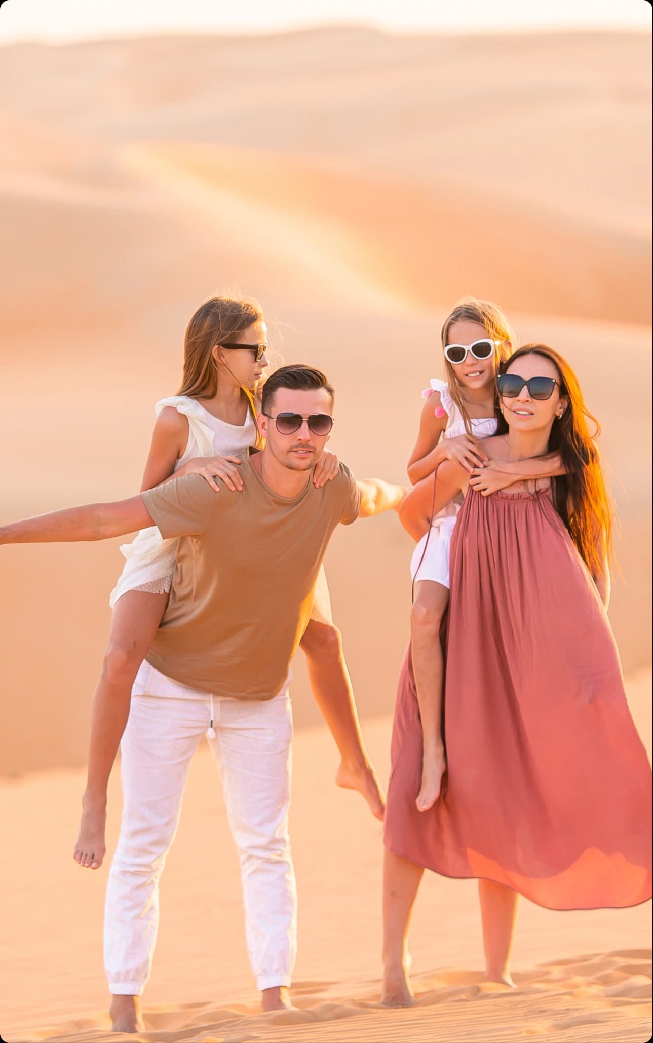 Luxury leisure travel experiences in UAE with curated itineraries, hotels, and guided tours