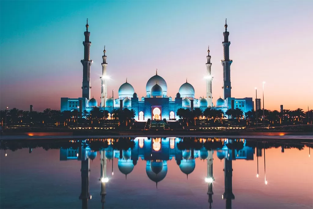 Image of Sheikh Zayed Grand Mosque in Abu Dhabi UAE